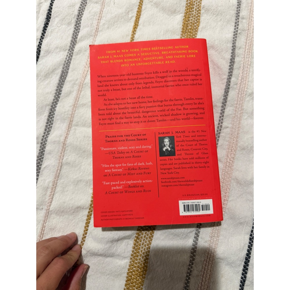 A Court of Thorns and Roses Sarah J Maas ACOTAR Book 1 Paperback Red Cover - Picture 3 of 4